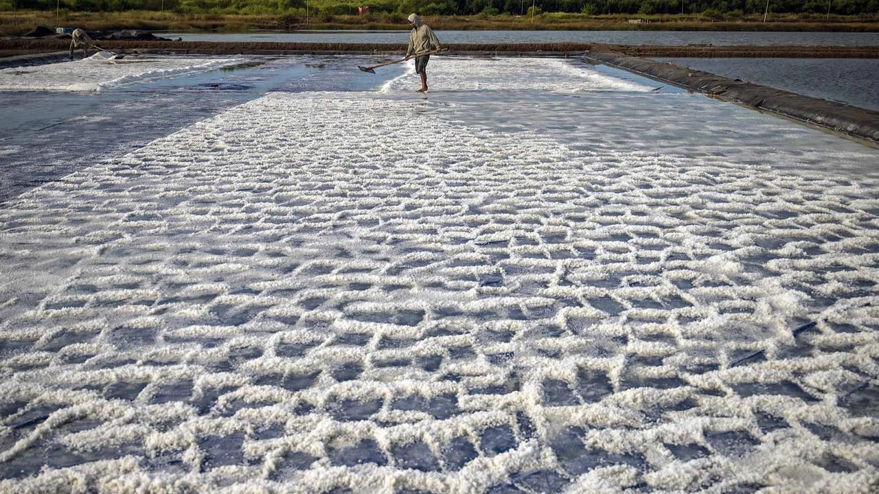 FOTO: Produksi Garam Rakyat Digenjot Kurangi Ketergantungan Impor
