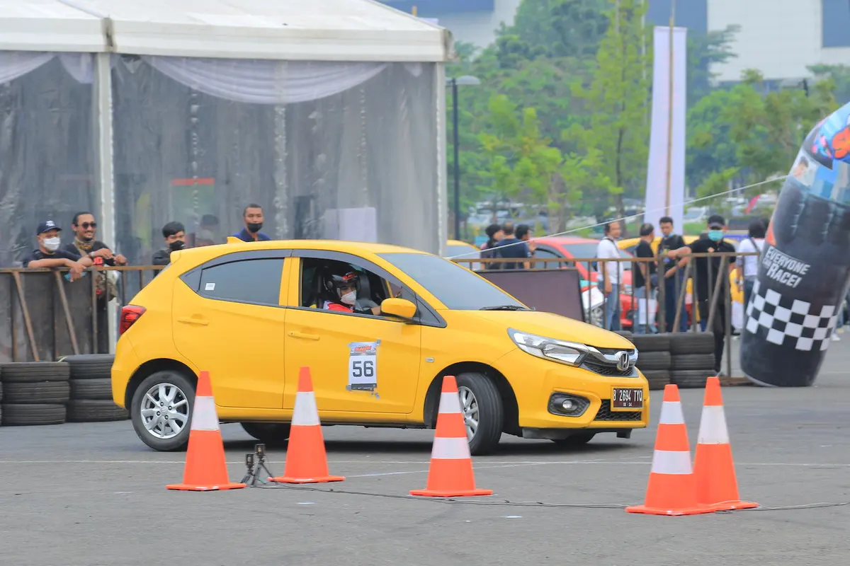 Puluhan Peserta Ramaikan Seri Pertama Brio Slalom Challenge 2022 (HPM)