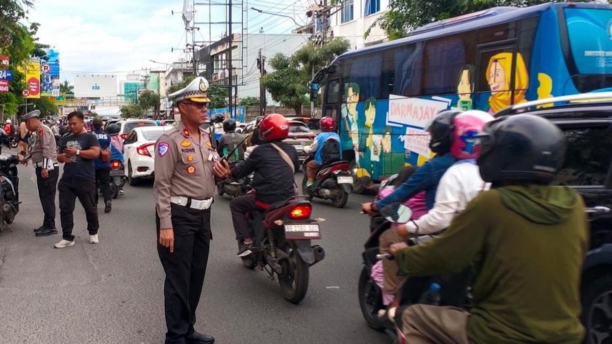 Bakal Ada Demo Hari Ini, Berikut Pengalihan Arus Lalu Lintas Menuju DPRD Lampung - Regional Liputan6.com
