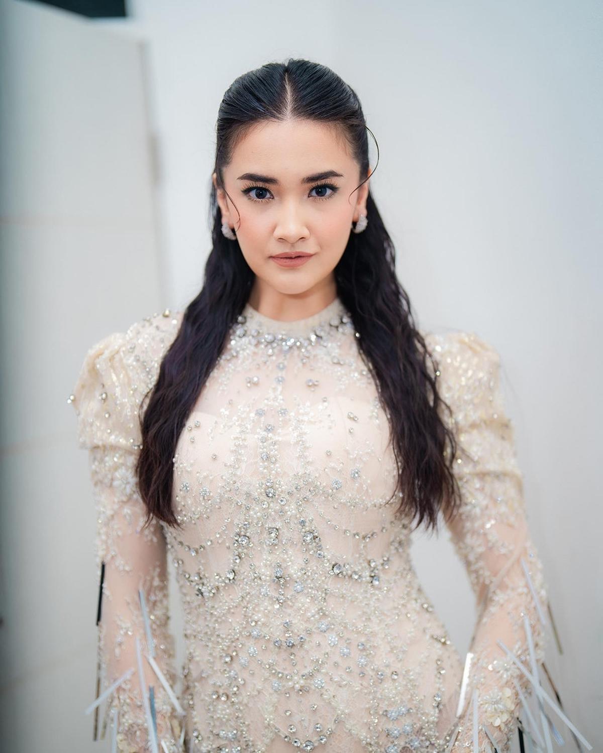 Pesan Nadya Arina