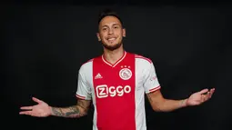 Lucas Ocampos. Sayap kiri Argentina berusia 28 tahun yang sejak awal musim 2019/2020 berseragam Sevilla ini dipinjamkan ke Ajax Amsterdam selama 1 musim pada awal musim 2022/2023 dengan biaya sebsar 4 juta euro atau setara Rp58 miliar. Peminjamannya sebagai pengganti Antony yang dijual Ajax ke Manchester United di awal musim 2022/2023. Bersama Ajax, ia total telah tampil dalam 7 laga di semua ajang musim ini. (ajax.nl)