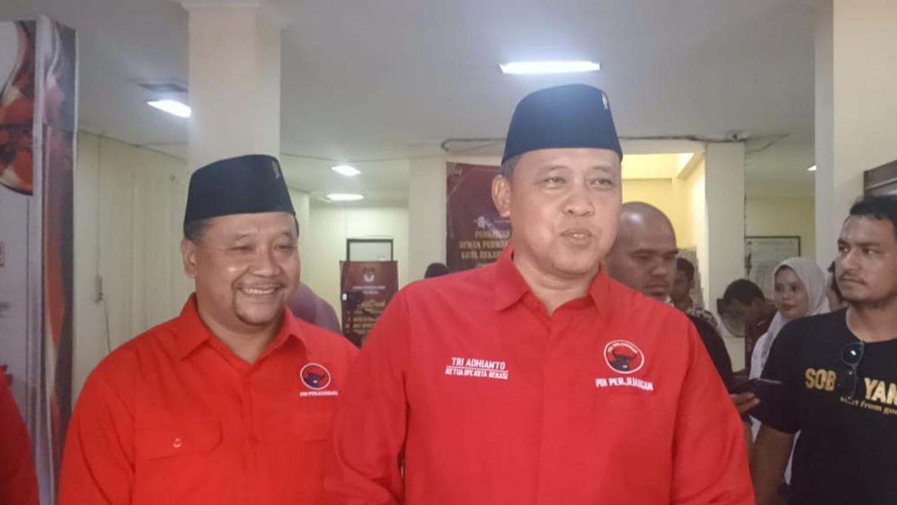 Ketua DPC PDIP Kota Bekasi Tri Adhianto dan Caleg Maryanto
