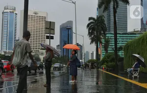 Cuaca Hari Ini Diprediksi Hujan hingga Kabut, Cek Daftar Kotanya