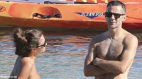 Giggs dan Istri Nikmati Liburan di Saint Tropez