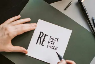 Upaya untuk green living./copyright pexels/Photo by Vlada Karpovich