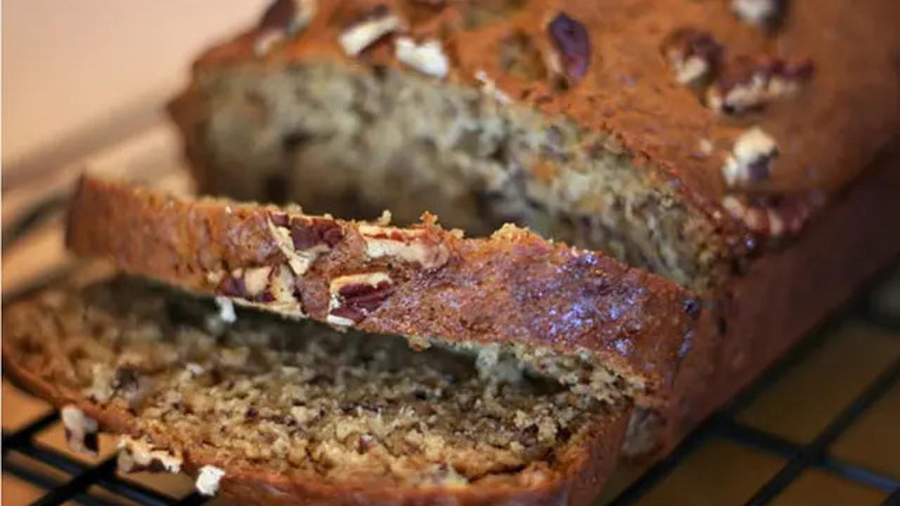 6 Resep Bolu Pisang Panggang Lembut dan Nikmat untuk Cemilan Keluarga