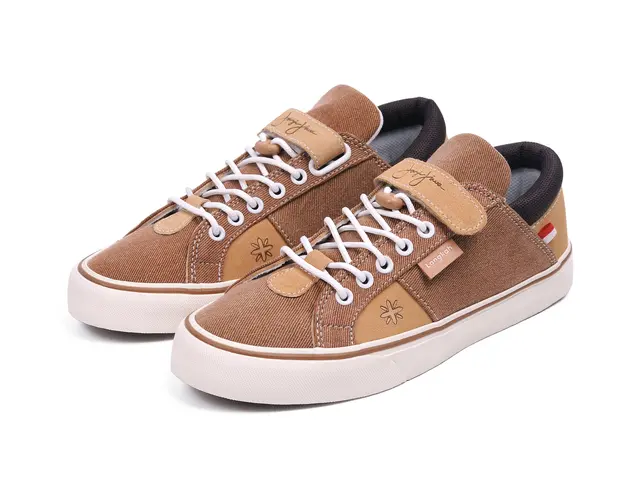 Sepatu Dari Bahan Dasar Ampas Kopi Kolaborasi Cinta Bumi Antara Sage Footwear Dan Janji Jiwa Fashion Fimela Com