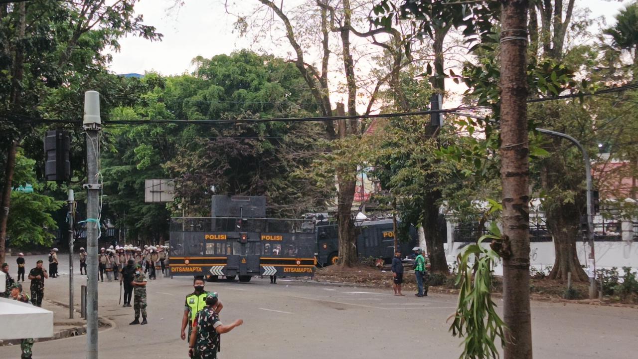 Antisipasi Kerusuhan Lanjutan, Aparat TNI-Polri Patroli Besar-Besaran di Bandung