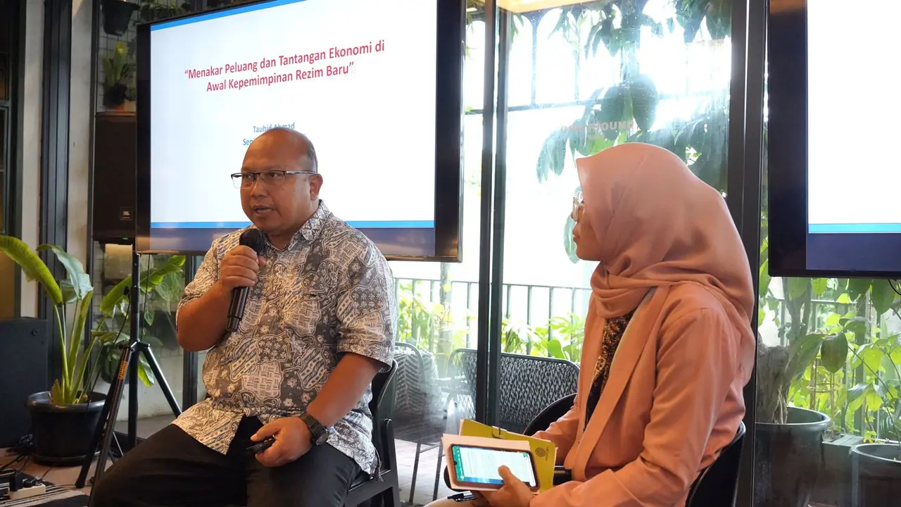 Ekonom Senior Institute for Development of Economics and Finance (Indef) Tauhid Ahmad dalam diskusi dengan tema Menakar Peluang dan Tantangan Ekonomi di Awal Kepemimpinan Rezim Baru. (Dok IGICO)