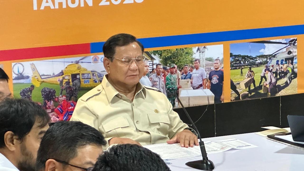 Prabowo Ratas di Posko Bencana Bahas Penanganan Banjir Sumatra: Sawah Banyak Rusak, Bendungan Jebol
