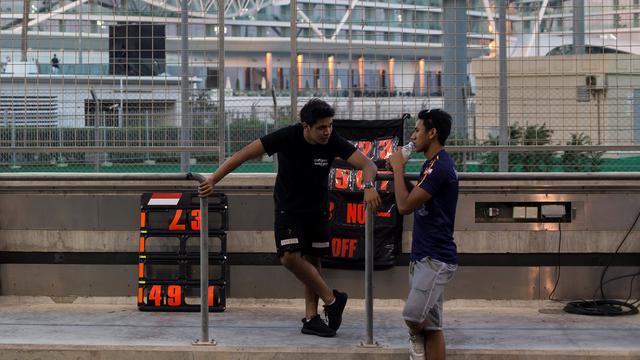 Philo Paz Armand dan Sean Gelael (kanan)