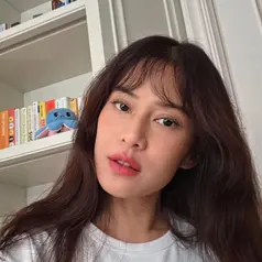 Dian Sastrowardoyo Pamer Gaya Rambut Baru. [@therealdisastr]