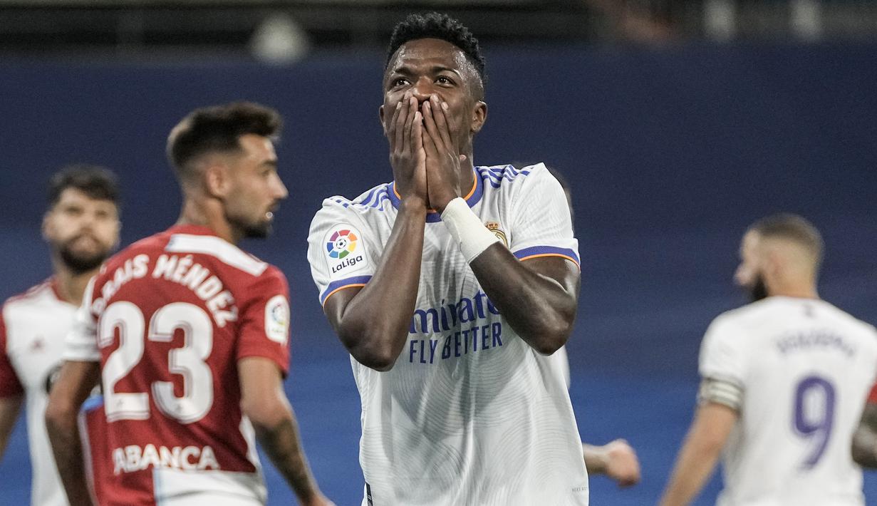 Vinicius Junior. Musim lalu bersama Zinedine Zidane, ia hanya mencetak 6 gol dari 49 laga. Bersama Carlo Ancelotti ia telah mencetak 5 gol hanya dari 6 laga. Kepercayaan Don Carlo yang memberinya kebebasan beroperasi di sektor sayap adalah kunci peningkatan performanya. (AP/Manu Fernandez)