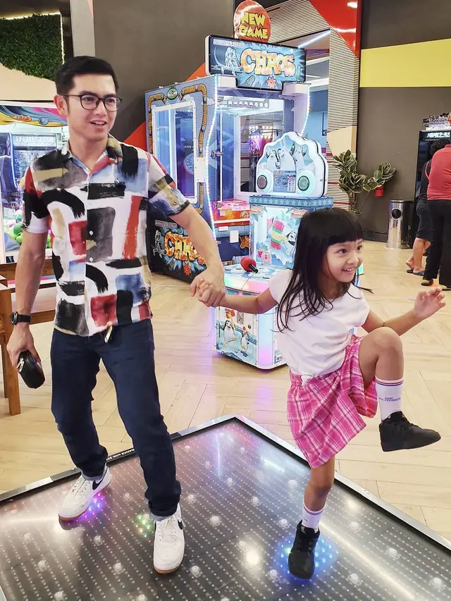 Jadi Duda, Ini 6 Potret Kebersamaan Nicky Tirta bersama Buah Hatinya