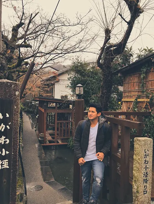 Dari penjelasan yang dituturkan Chand Kelvin, ia mengatakan bahwa di Ramadan 2020 ini umat muslim tetap bisa menjalankan ibadah seperti biasa. Hanya saja untuk tahun ini segala kegiatan beribadah di lakukan di rumah masing-masing. (Instagram/chand_kelvin)