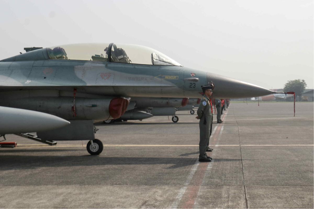 Jet tempur hingga helikopter dengan senapan mesin disiapkan TNI AU untuk amankan pelantikan Prabowo
