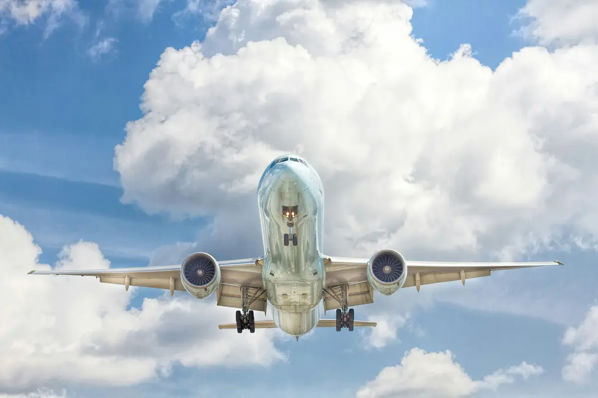 Contoh ilustrasi pesawat terbang United Airlines