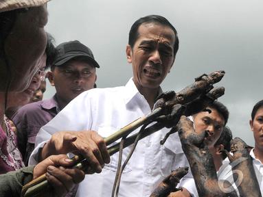 Capres PDIP Joko Widodo bersafari politik di Pasar Tomohon, Sulawesi Utara, Sabtu (10/5/2014) (Liputan6.com/Herman Zakharia).