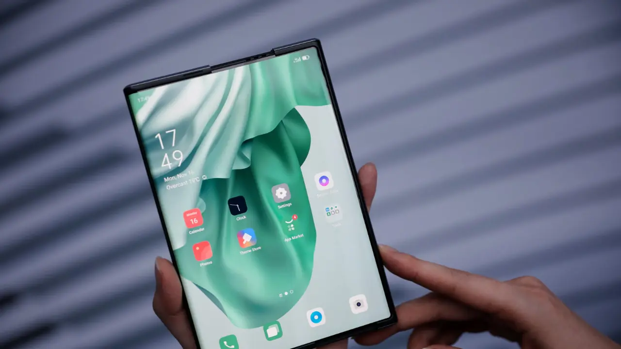 Smartphone layar gulung Oppo X 2021