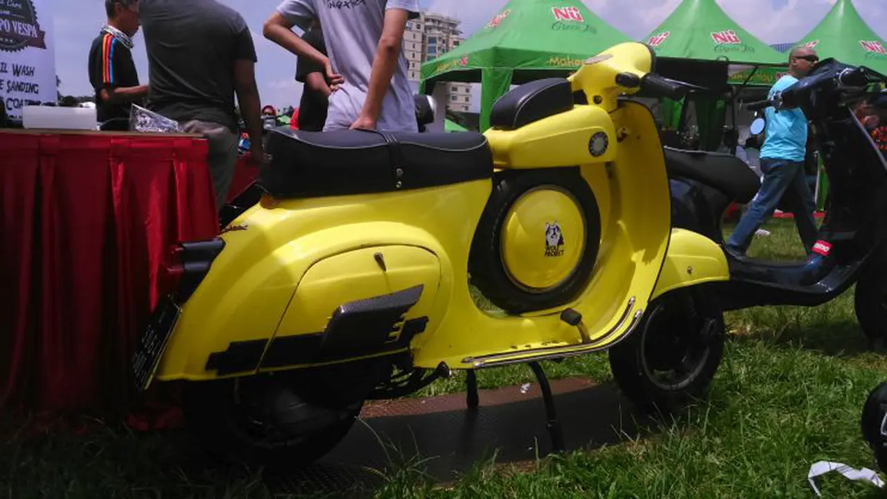 Bangun Replika Vespa Langka, Modalnya Rp 22 juta