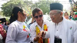Cawapres nomor urut 1 Ma'ruf Amin menghadiri deklarasi dukungan dari Perempuan Indonesia untuk Joko Widodo-KH Ma'ruf Amin (P-IJMA) di Rumah Aspirasi, Jakarta, Sabtu (22/9). P-IJMA mendukung Jokowi-Ma'ruf di Pilpres 2019. (Liputan6.com/Herman Zakharia)