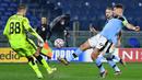 Penyerang Lazio, Ciro Immobile, berusaha mencetak gol ke gawang Club Brugge pada laga Grup F Liga Champions di Olympic Stadium, Rabu (9/12/2020) dini hari WIB. Lazio bermain imbang 2-2 melawan Club Brugge. (AFP/Tiziana Fabi)