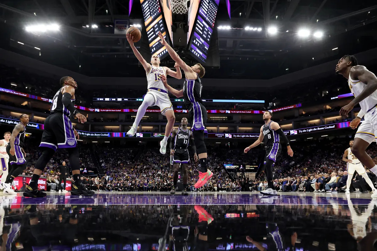 Austin Reaves memimpin Lakers mengalahkan Sacramento Kings di lanjutan NBA