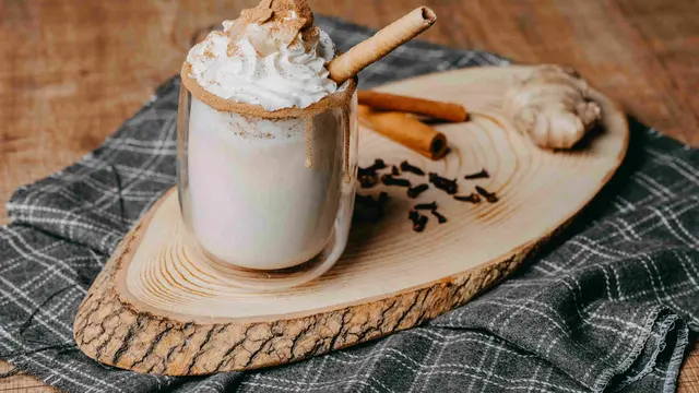 Es Kelapa Pandan Latte