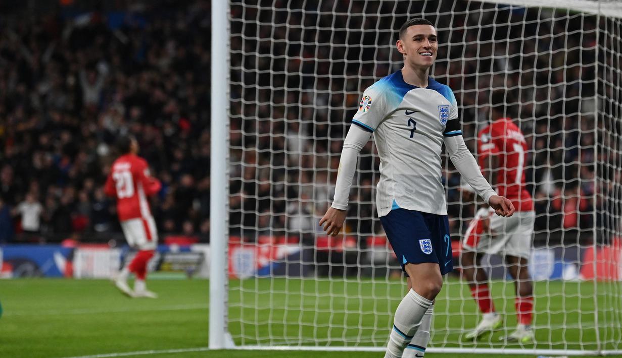 Kali ini dua gol Inggris datang dari aksi bunuh diri Enrico Pepe di menit ke-8 dan sumbangsih Harry Kane di menit ke-75. (Glyn KIRK / AFP)