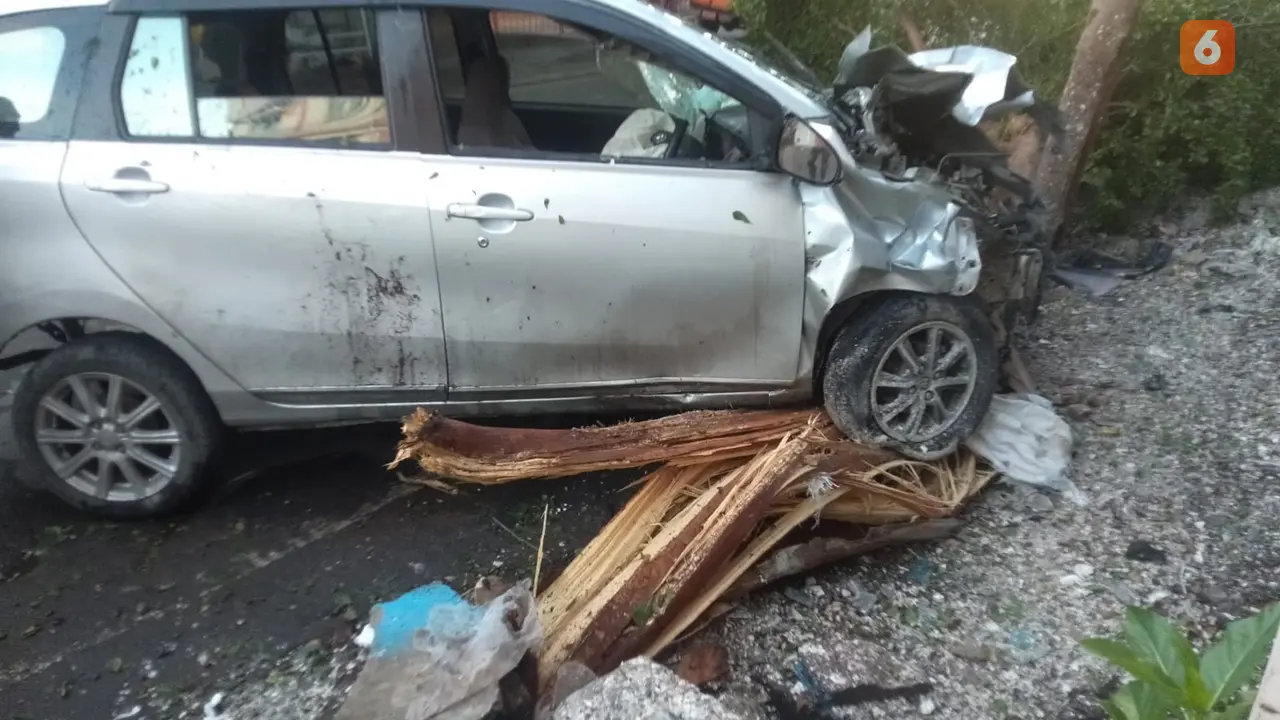 Minubus penabrak dua tukang sapu jalanan hingga tewas di Makassar (Liputan6.com/Istimewa)