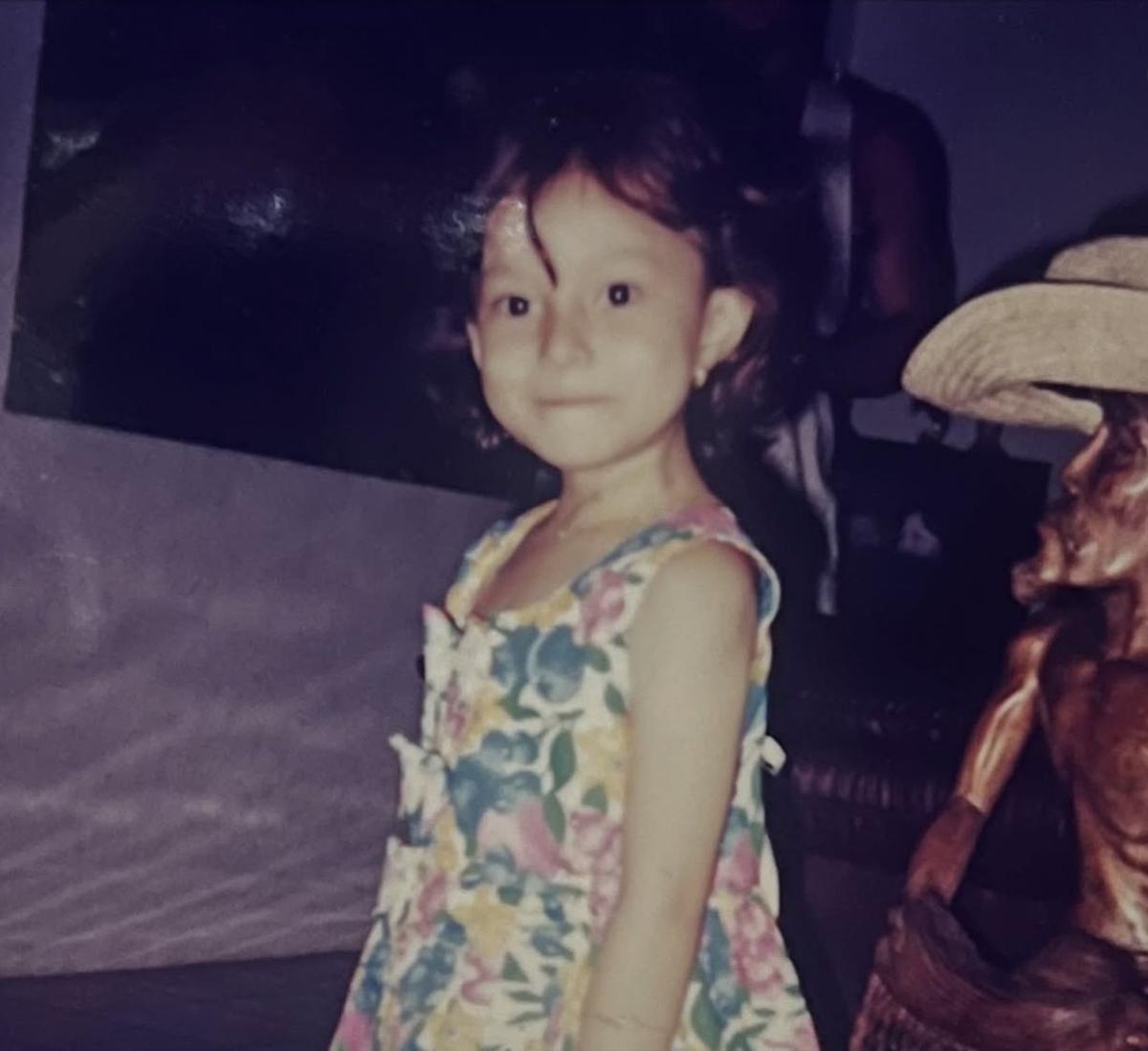 Asmirandah Unggah Foto Lawas Sandingkan dengan Anaknya, Benarkah Wajahnya Mirip Sang Papa?