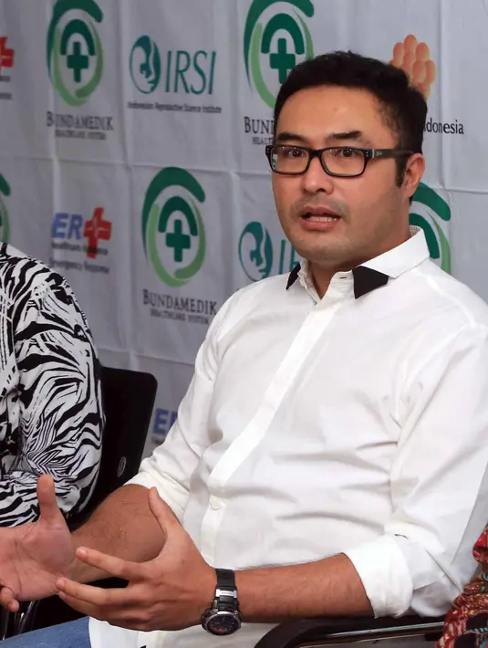 Seperti diketahui, Surya dan Cynthia mendapatkan bayi melalui bayi tabung. Menurut dokter, biaya untuk mendapatkan bayi tabung Surya dan istri relatif lebih murah. (Nurwahyunan/Bintang.com)