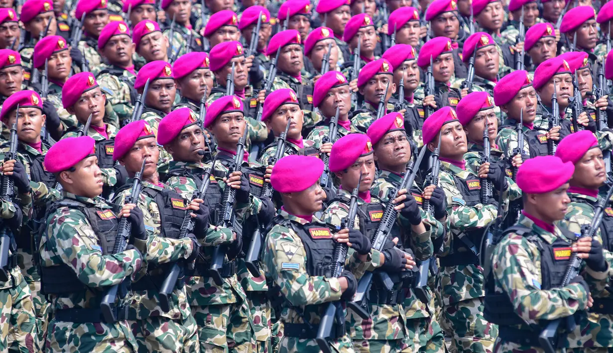 Adapun Indonesia Maju dapat diartikan bahwa peran TNI tidak hanya untuk kepentingan operasional pertahanan dengan kemampuan tempur, tetapi juga mendukung program nasional melalui operasi militer selain perang (OMSP). (merdeka.com/Arie Basuki)