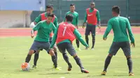 Timnas Indonesia sedang menjalani pemusatan latihan di Stadion Manahan Solo dari 22-27 September 2016 sebagai persiapan Piala AFF 2016.