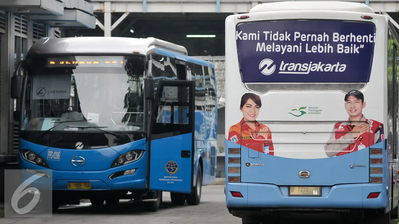 20161006- Lansia dan Veteran Gratis Naik Transjakarta-Jakarta- Yoppy Renato