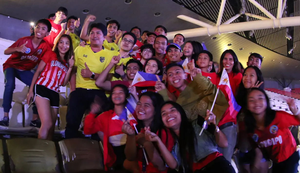 Suasana kemeriahan saat upacara pembukaan SEA Games 2019 di Philipine Arena Bulacan, Manila, Sabtu (30/11). Pesta olahraga se-Asia Tenggara ini akan berlangsung hingga 11 Desember. (Bola.com/M Iqbal Ichsan)