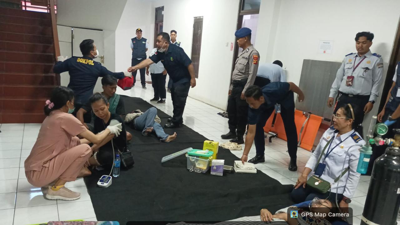 Daftar Penumpang KMP Putri Yasmin Dievakuasi ke Pelabuhan Padangbai