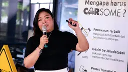 Marketing Manager Carsome Indonesia Maria Francisca memberikan pemaparan saat peluncuran kampanye Carsome #YakinGakMauIkutanMobilGoyang, di Jakarta, Selasa (30/4). Carsome merupakan platform daring jual mobil bekas dengan pelayanan Full Service Branch. (Liputan6.com/HO/Wahyu)
