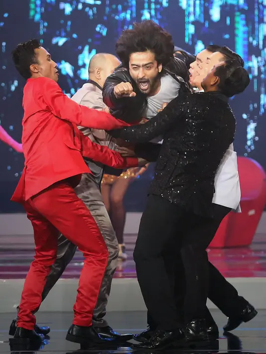 Shaheer Sheikh saat tampil dalam Melodi Lonceng Cinta di Teater Bhineka Tunggal Ika Taman Mini Indonesia Indah, Sabtu (22/4/2017) malam. (Bambang E. Ros/Bintang.com)