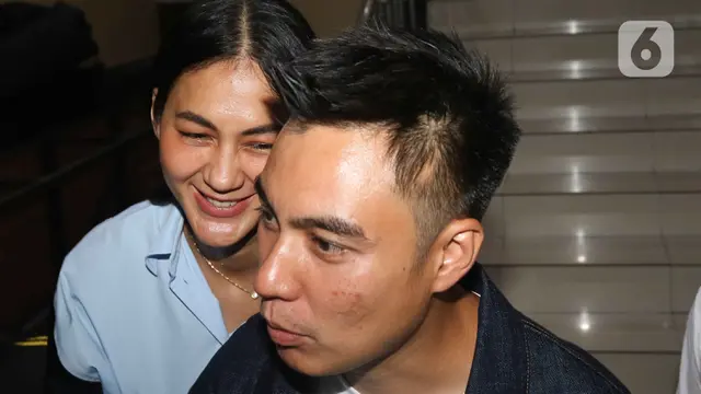 Ekspresi Baim Wong dan Paula Verhoeven Usai Diperiksa Kasus Prank KDRT