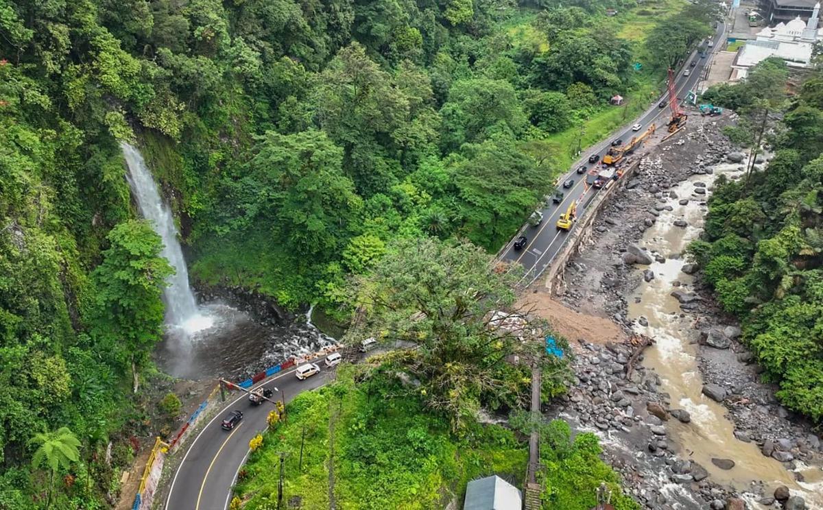 FOTO: Jalur Mudik Pascabencana di Sumatera Barat Kini Siap Dilalui