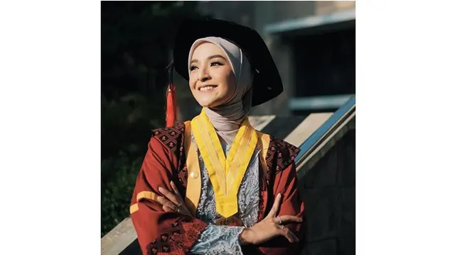 6 Potret Wisuda Nabila Ishma Raih Gelar Sarjana, Bangkit Usai Kepergian Mendiang Eril
