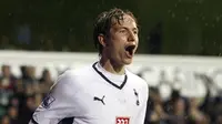 Tottenham Hotspur&#039;s striker Roman Pavlyuchenko celebrates scoring the winning goal during their Premier League match against Liverpool at White Hart Lane, on November 1, 2008. AFP PHOTO/Glyn Kirk