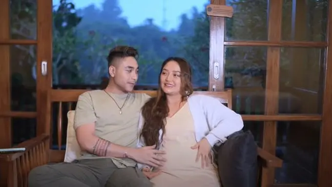 6 Momen Siti Badriah Tunjukkan Baby Bump, Sudah Terlihat Jelas
