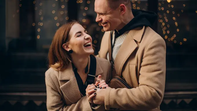 Dikenal Flirty, Ini 7 Tanda Kalau Gemini Benar-Benar Serius Mencintaimu - Cover