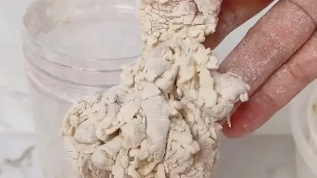 Abaikan Tepung Beras, Begini Cara Bikin Ayam Goreng Krispi Keriting-Renyah dan Awet dengan 1 Alat Simpel