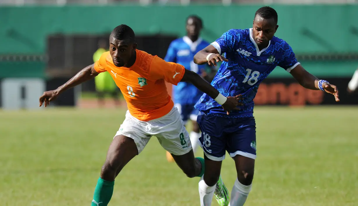 Salomon Kalou. Sayap kiri Pantai Gading pengoleksi 97 caps dengan raihan 28 gol ini meraih juara Piala Afrika pada edisi 2015. Sedangkan trofi Liga Champions Eropa diraihnya pada musim 2011/2012 bersama Chelsea yang dibelanya selama 6 musim mulai 2006/2007 hingga 2011/2012. (AFP/Sia Kambou)