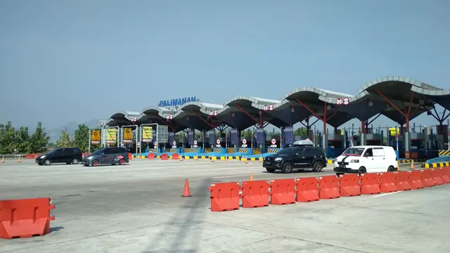Detik-detik Kecelakaan Bus Rombongan Kiai Jawa Timur di Cipali