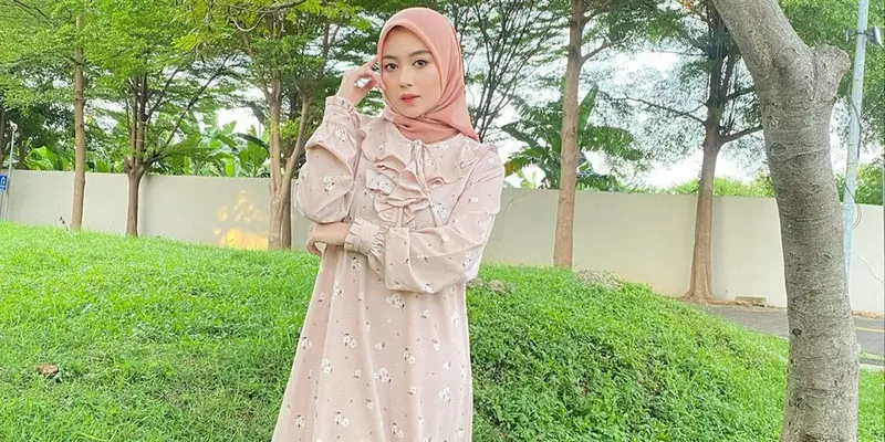 Pesona Nabilah Ayu saat Pakai Gamis, Makin Menawan