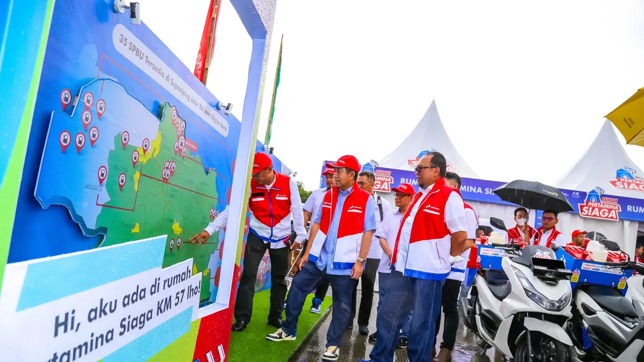 Direktur Utama Pertamina Patra Niaga, Alfian Nasution, turun langsung ke lapangan sejak Selasa (20/12/2022), untuk memastikan kesiapan pasokan energi dalam kondisi aman. (Dok Pertamina)